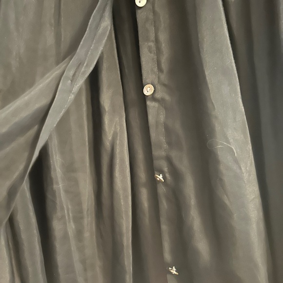 Flowy Blouse - Picture 13 of 13